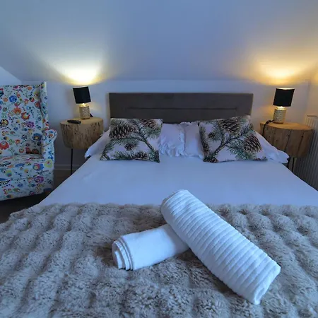 Pino House 3*