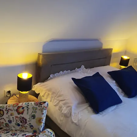 Pino House Guest house
