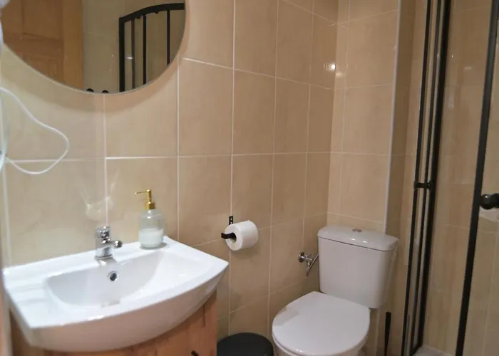 Pino House Gæstehus 3*